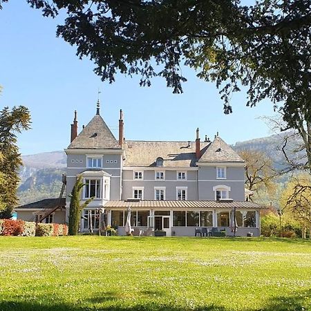 Domaine Des Cedres - Hotel, Gites Et Insolites Villebois Exteriör bild