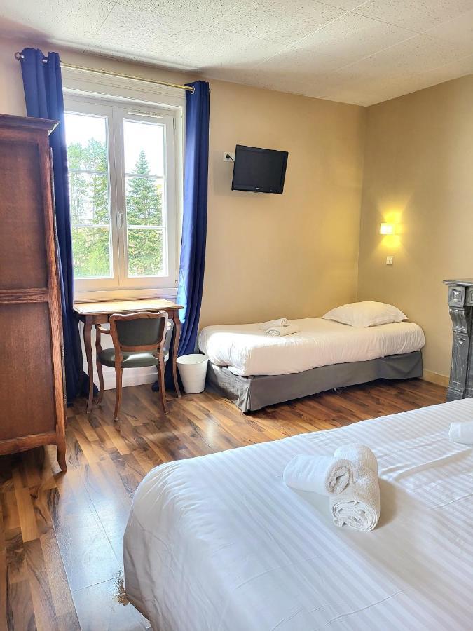 Domaine Des Cedres - Hotel, Gites Et Insolites Villebois Exteriör bild