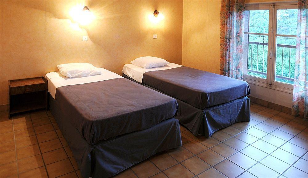 Domaine Des Cedres - Hotel, Gites Et Insolites Villebois Exteriör bild